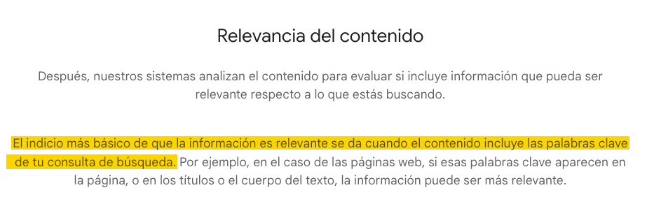 Pasaje de la página Cómo funciona la búsqueda de Google, que explica cómo Google analiza si un contenido es relevante