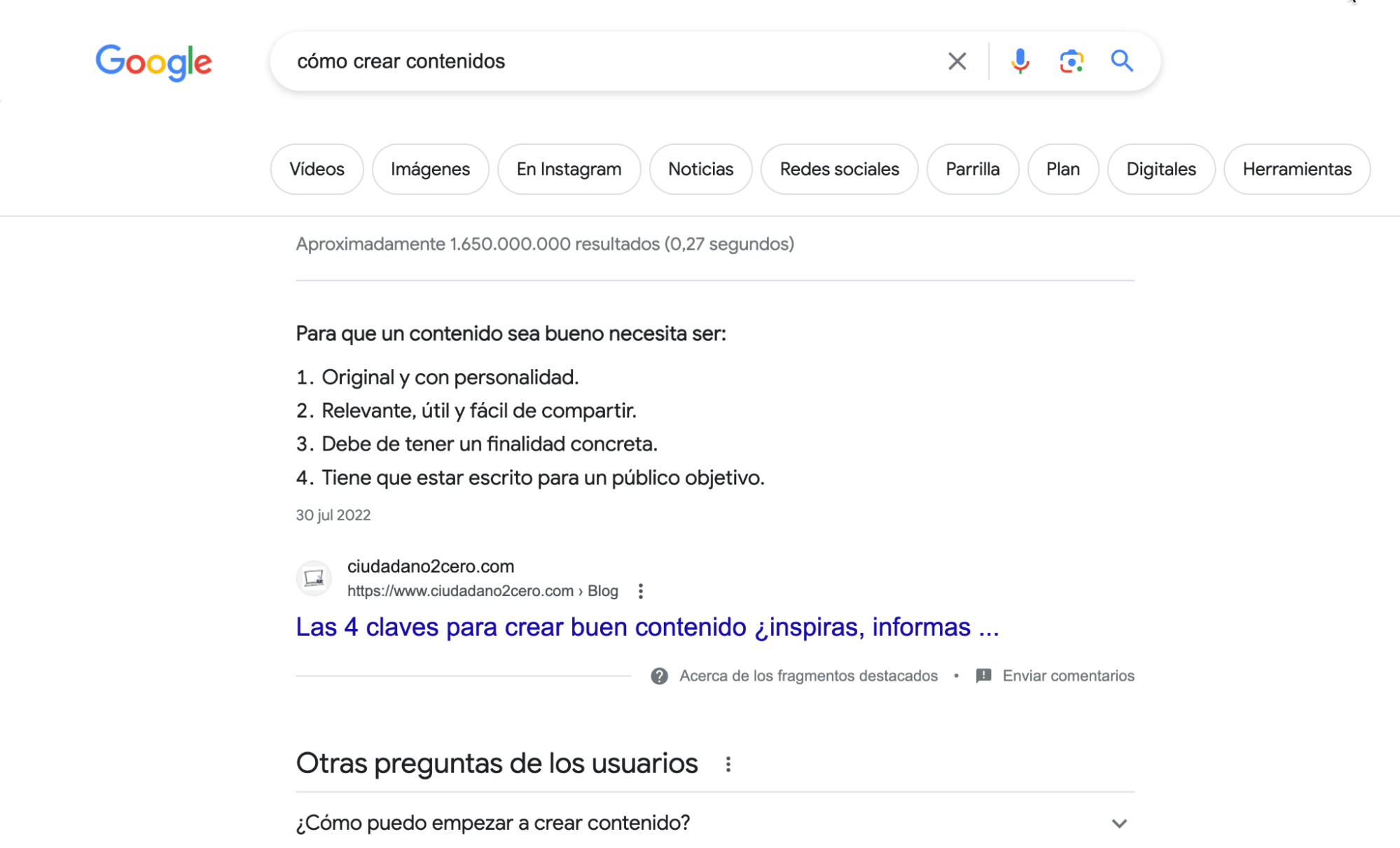 Resultado de la búsqueda en Google de "cómo crear contenidos" que muestra el primer fragmento destacado.