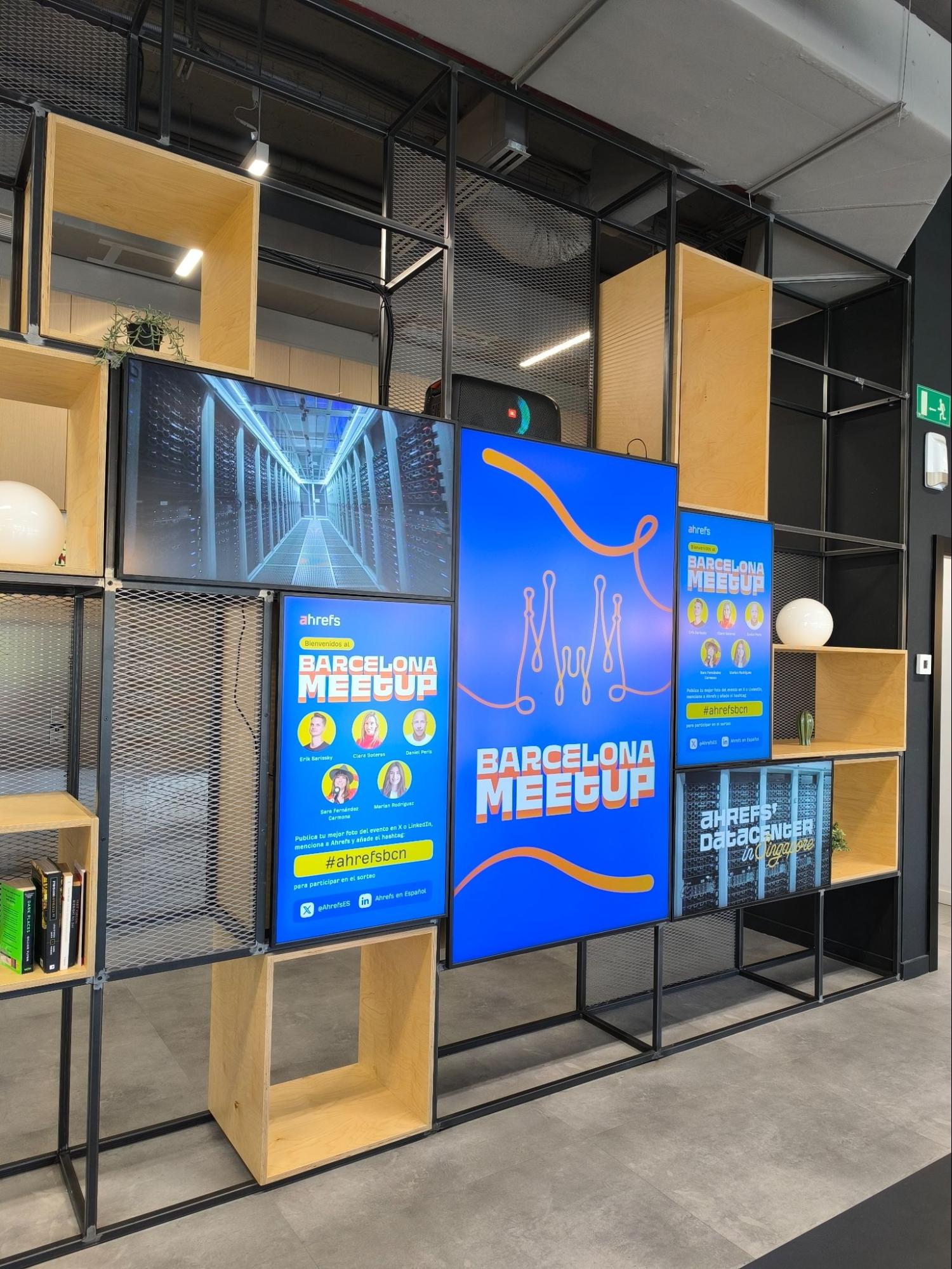 Pantallas del networking en el primer meetup de Ahrefs en Barcelona.