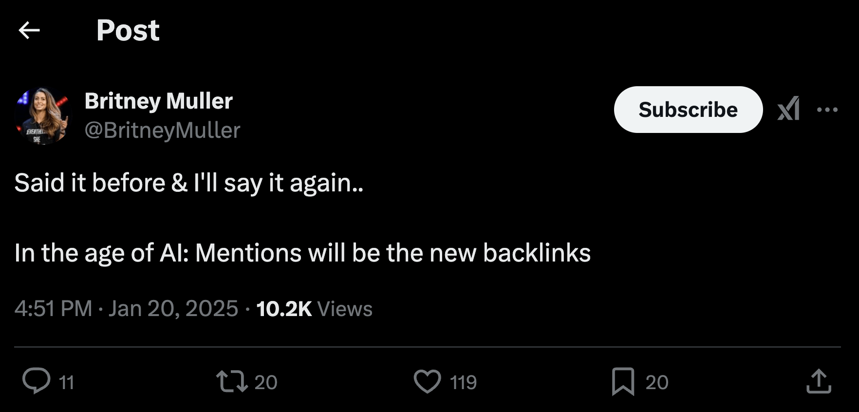 Una captura de pantalla del post X de Britney Muller: "Lo dije antes y lo diré otra vez... En la era de la IA: las menciones serán los nuevos backlinks".