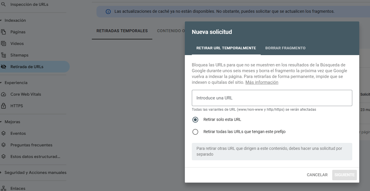 Una captura de pantalla de Google Search Console, específicamente la sección "Retirada de URLs". Se muestra un cuadro de diálogo flotante titulado "Nueva solicitud".