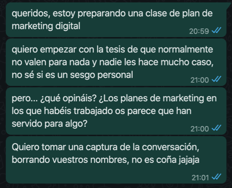 Mensajes en WhatsApp preguntando por el plan de marketing