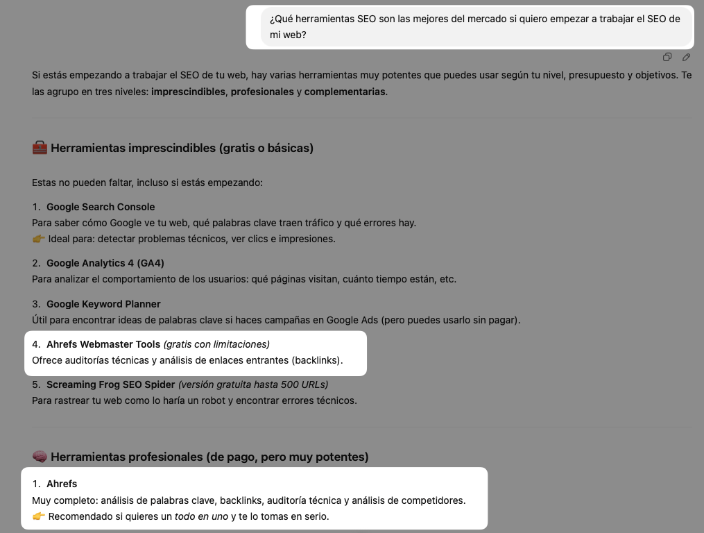ChatGPT recomendando herramientas para SEO, entre ellas, ahrefs