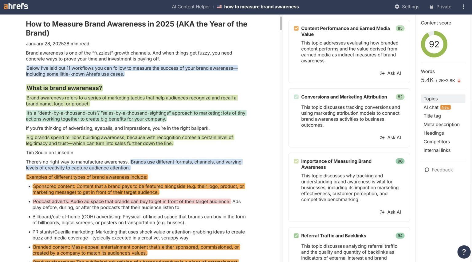 Editor de AI Content Helper de Ahrefs con resaltado de temas y cálculo de similitud de coseno.