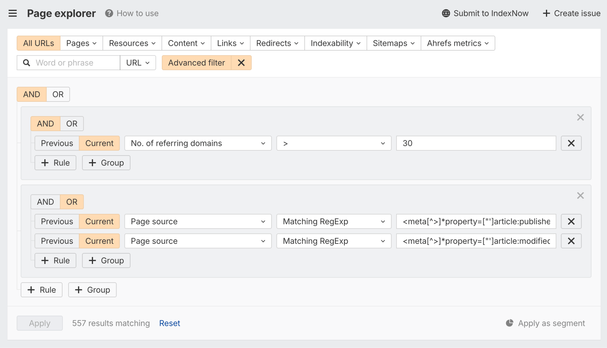 Captura de pantalla de la interfaz de "Page explorer", que muestra filtros de búsqueda como URLs, dominios de referencia y regex de código fuente.