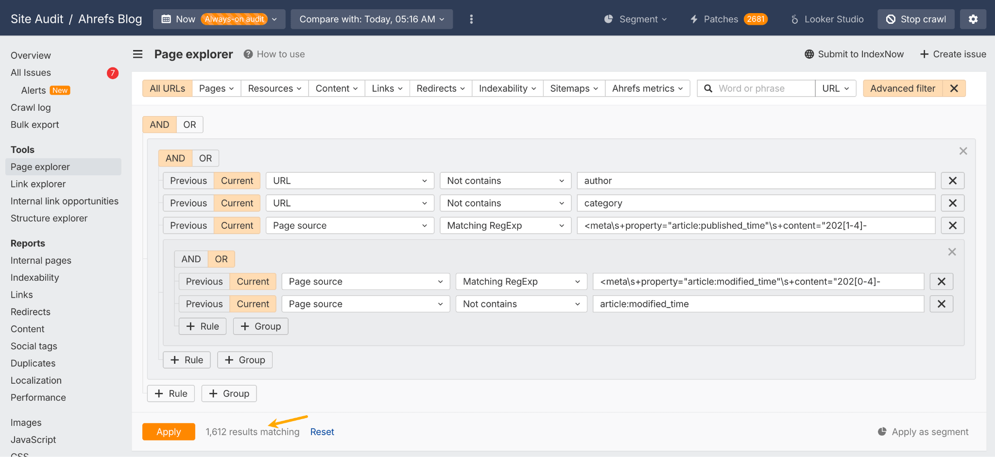 Interfaz de Page explorer de Ahrefs con filtros avanzados. Varias reglas de filtrado "AND/OR" configuradas con diversos criterios para las URLs y el código fuente de la página, lo que da como resultado 1.612 resultados.