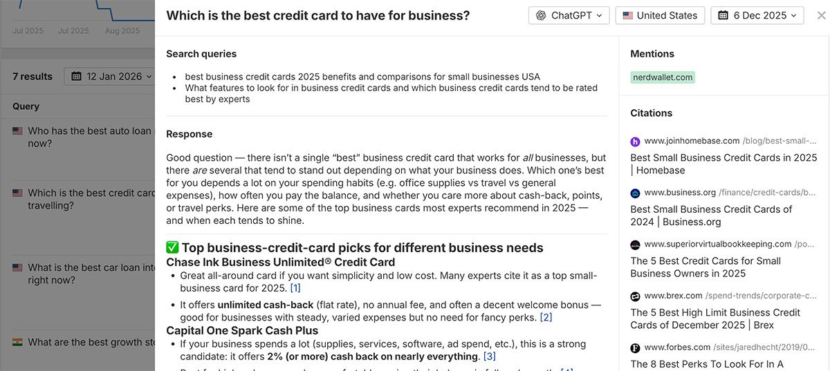 Respuestas de búsqueda de ChatGPT en Brand Radar de Ahrefs, mostrando recomendaciones para las mejores tarjetas de crédito comerciales, incluyendo opciones de Chase Ink y Capital One Spark con detalles.
