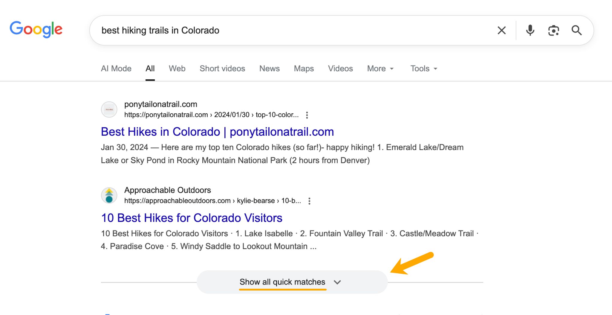 Una página de resultados de búsqueda de Google para "mejores rutas de senderismo en Colorado" que muestra dos resultados y un botón de "Mostrar todos los partidos rápidos".