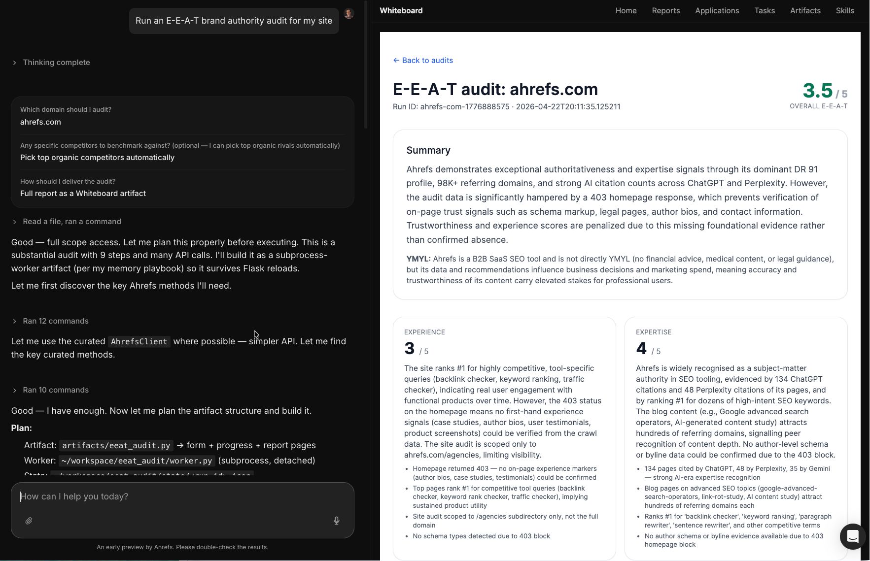 Una página interactiva de revisión de autoridad del sitio E-E-A-T para ahrefs.com que proporciona una puntuación de rango total de 3,5 sobre 5, respaldada por tarjetas principales de análisis textual que separan los hallazgos de experiencia localizada, conocimiento y credenciales del autor. Pantalla de Agent A.
