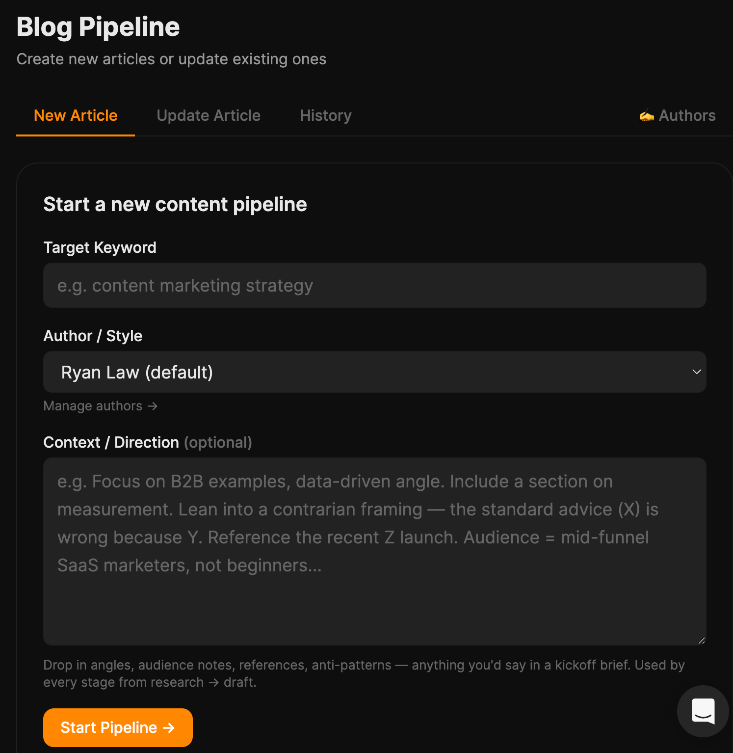 Una captura de pantalla en modo oscuro de una aplicación «Blog Pipeline» para empezar nuevo contenido. Muestra campos de entrada para «Palabra clave objetivo», «Autor / Estilo» y «Contexto / Dirección» en un formulario titulado «Iniciar un nuevo pipeline de contenido».