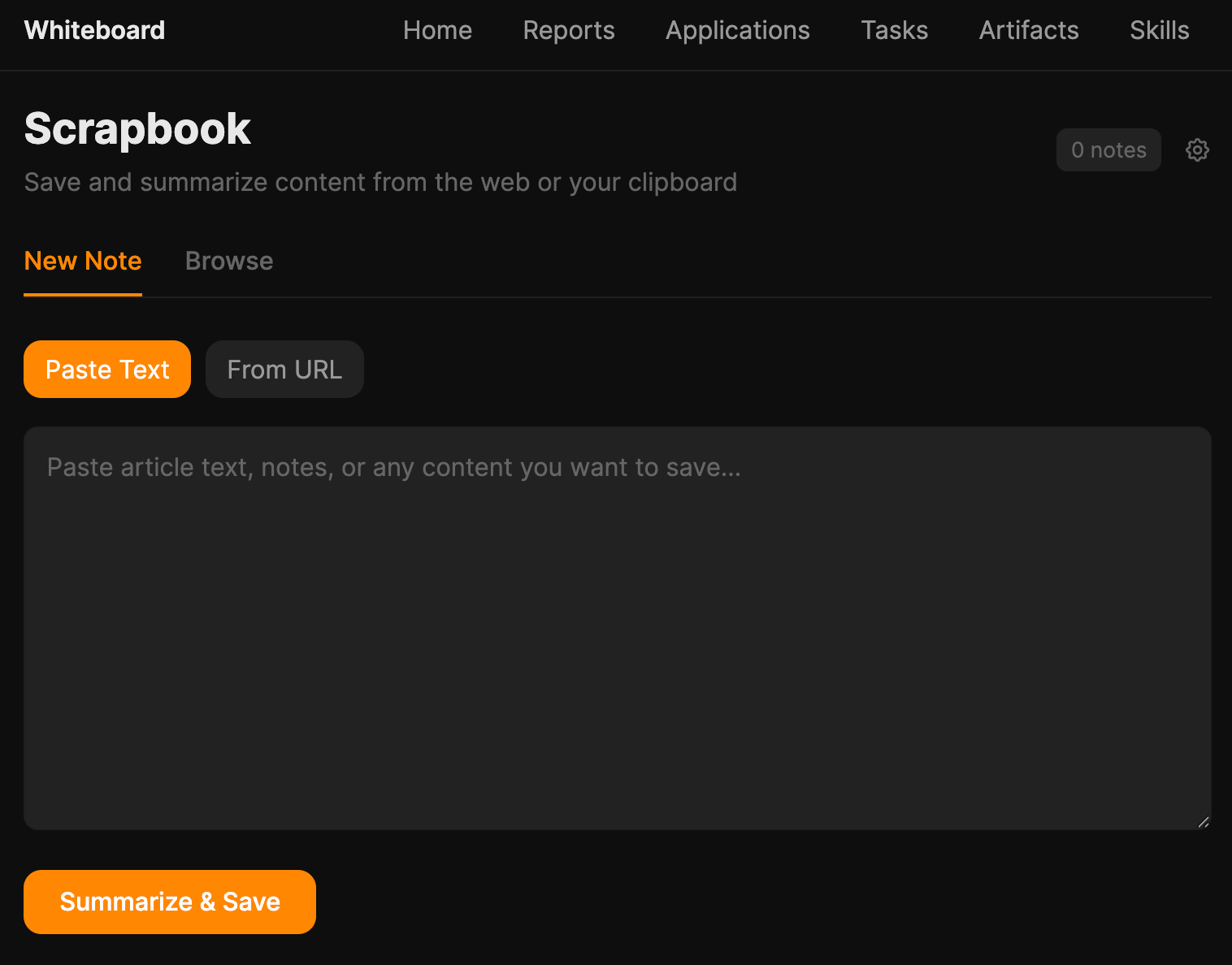Una interfaz de usuario para «Scrapbook» permite a los usuarios «Pegar texto» o «Desde URL» en un área de texto para «Resumir y guardar».