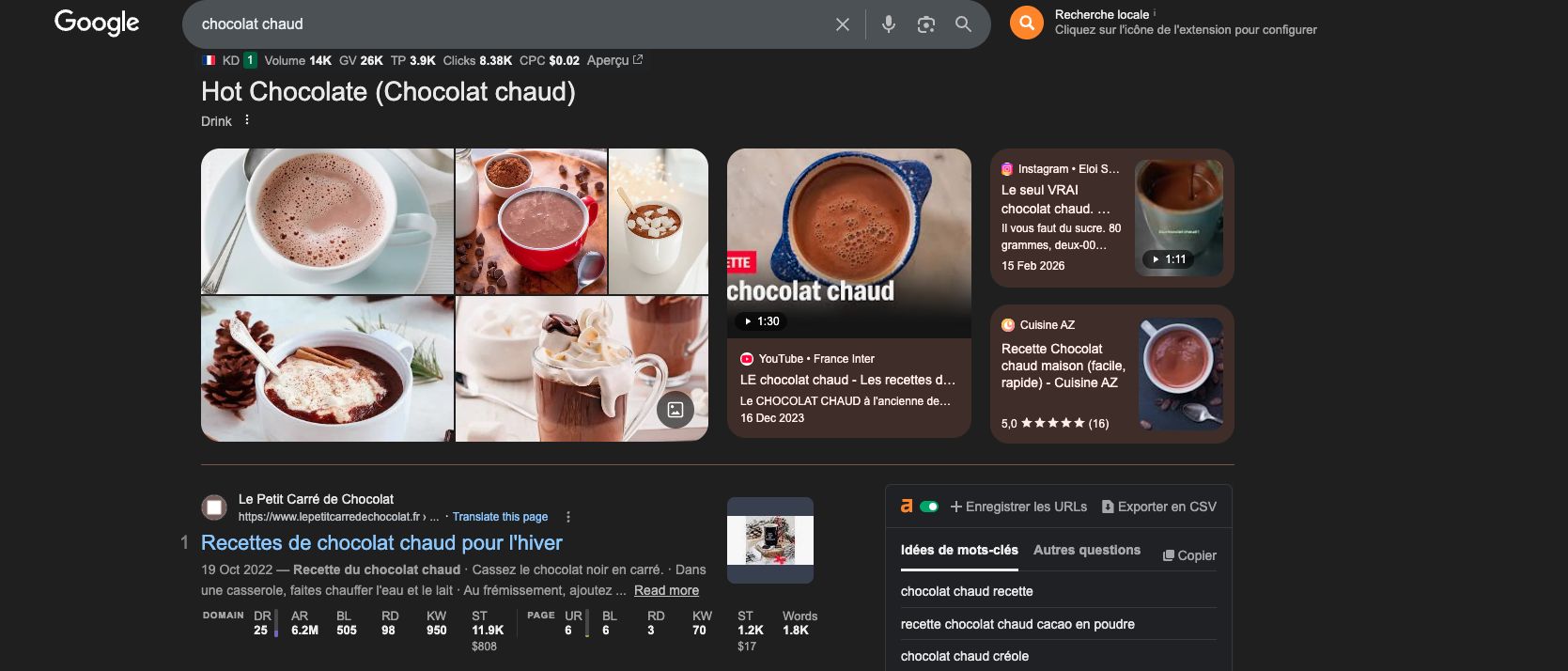 Résultats Google pour « chocolat chaud » montrant des résultats d’images de différentes marques et styles de boissons chocolatées.