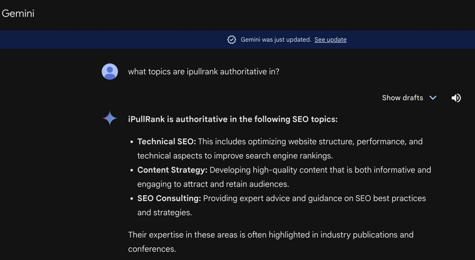 バーナード・ホアンさんの Ahrefs 講演のスクリーンショット。Gemini で「iPullRank はどのトピックに信頼性があるか?」というクエリを表示している。回答には、テクニカル SEO、コンテンツ戦略、SEO コンサルティングが記載されている。