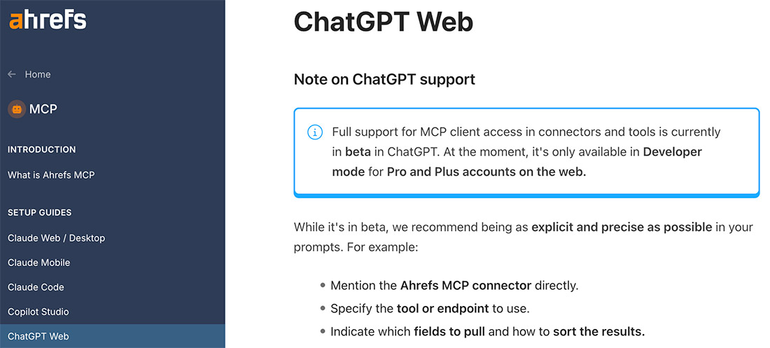 Ahrefs の MCP ページと ChatGPT Web の画面を並べて表示した図