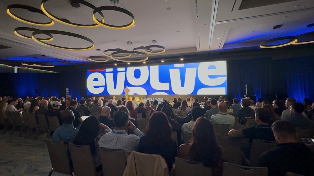 2025 年 10 月にサンディエゴで開催の Ahrefs Evolve の様子（平様撮影）