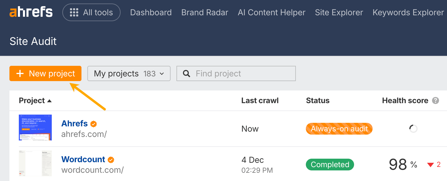 Ahrefs の サイト監査 画面。プロジェクト一覧が表示され、「New project」ボタンが矢印で強調されている